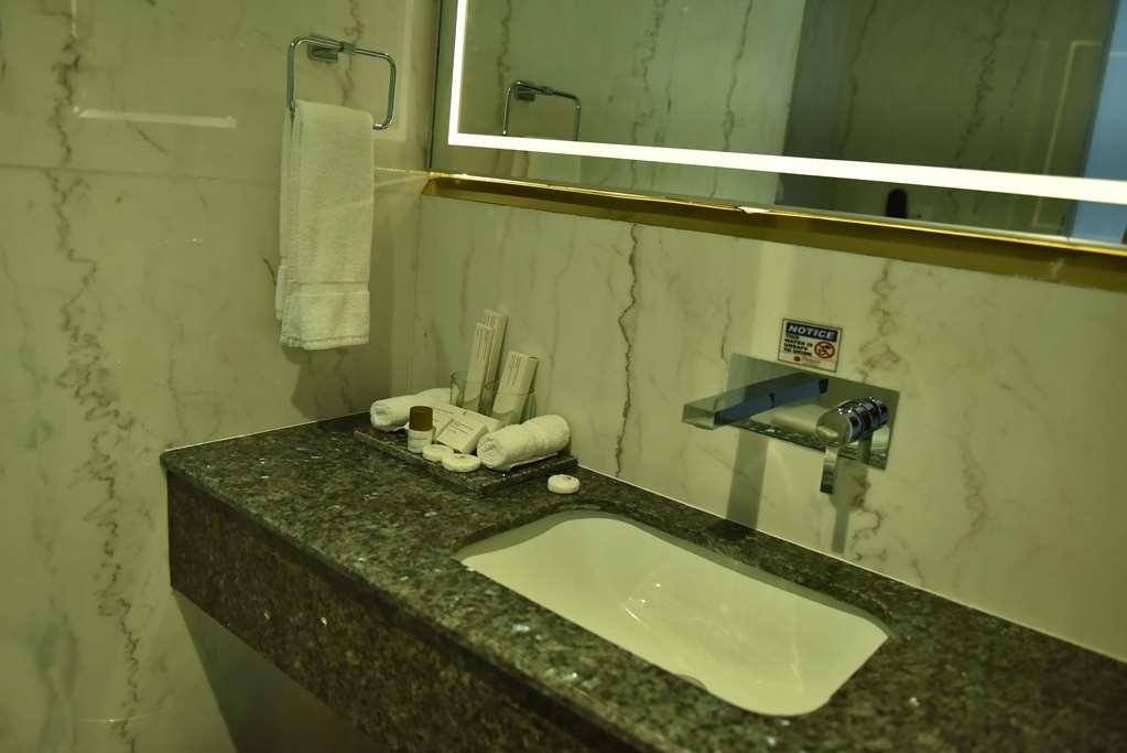 Best Western Premier Islamabad Hotel Bilik gambar